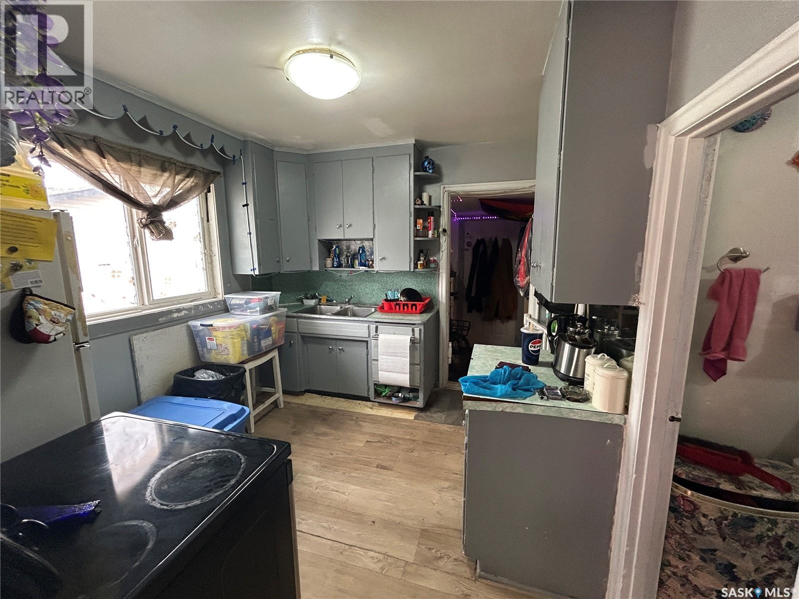 1112 N Avenue S, Saskatoon, Saskatchewan  S7M 2P8 - Photo 4 - SK035557