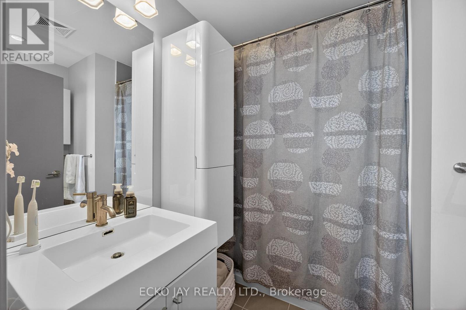 Ph01 - 35 Brian Peck Crescent, Toronto, Ontario  M4G 0A5 - Photo 16 - C13077828