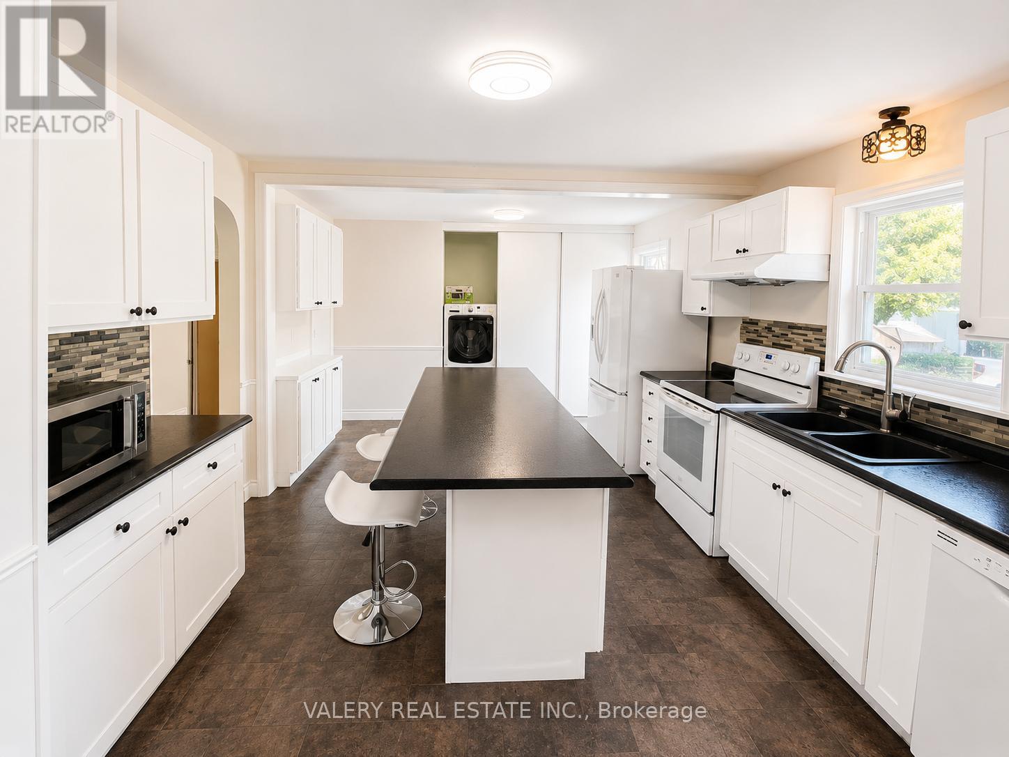 MAIN - 374 EDMONTON STREET