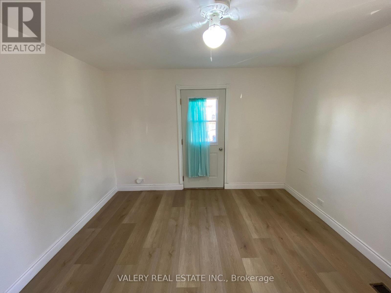 Main - 374 Edmonton Street, Hamilton, Ontario  N5W 4Y5 - Photo 4 - X13110788