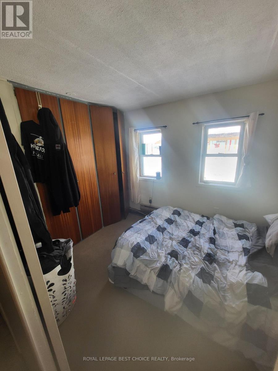 20 Goward Avenue, Temagami, Ontario  P0H 2H0 - Photo 12 - X12930474