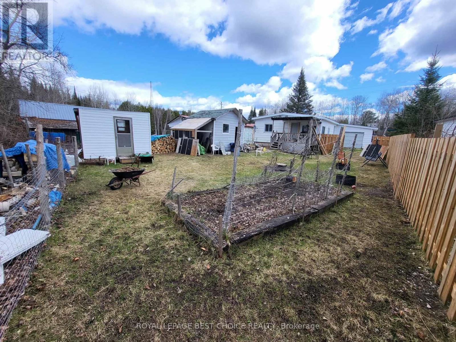 20 Goward Avenue, Temagami, Ontario  P0H 2H0 - Photo 21 - X12930474