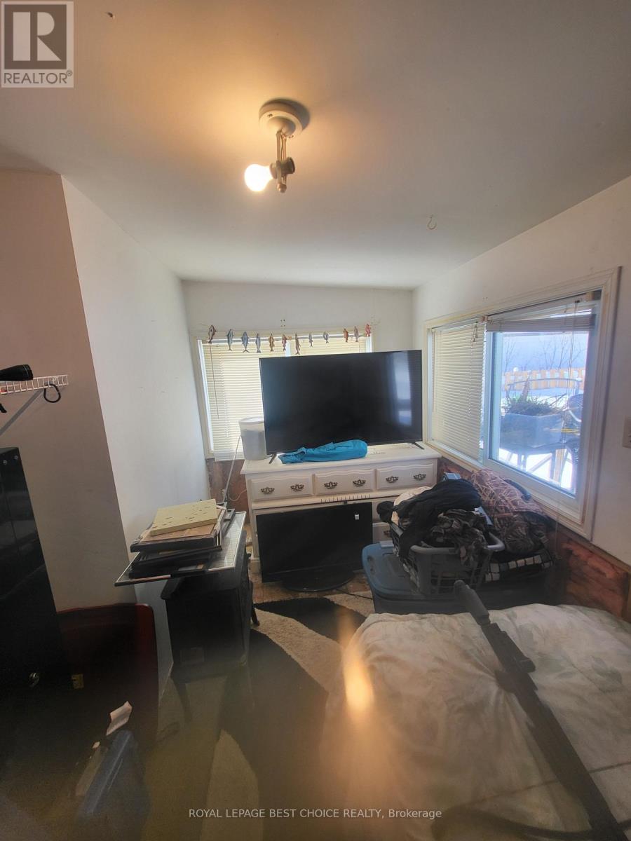 20 Goward Avenue, Temagami, Ontario  P0H 2H0 - Photo 17 - X12930474