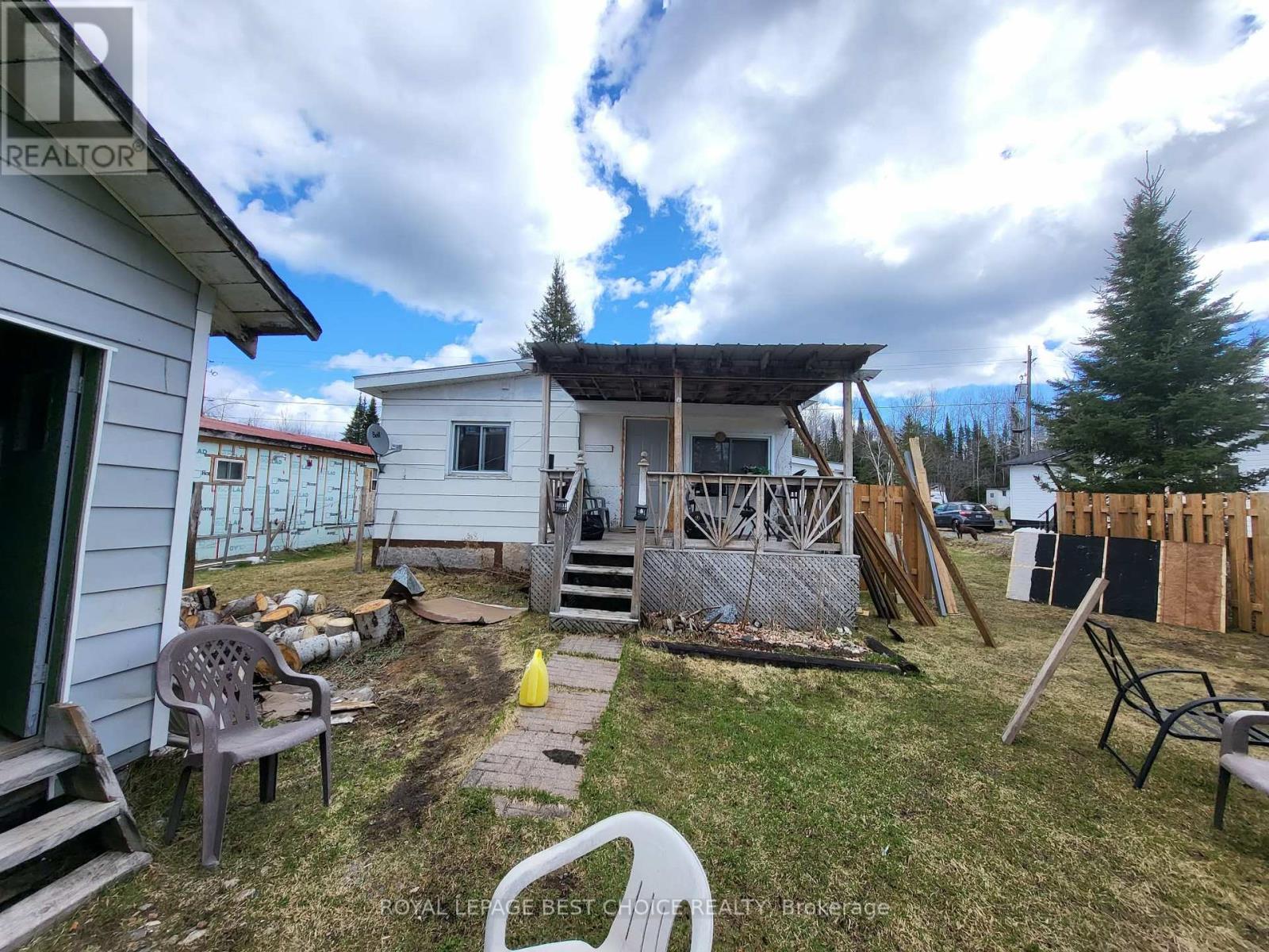 20 Goward Avenue, Temagami, Ontario  P0H 2H0 - Photo 24 - X12930474