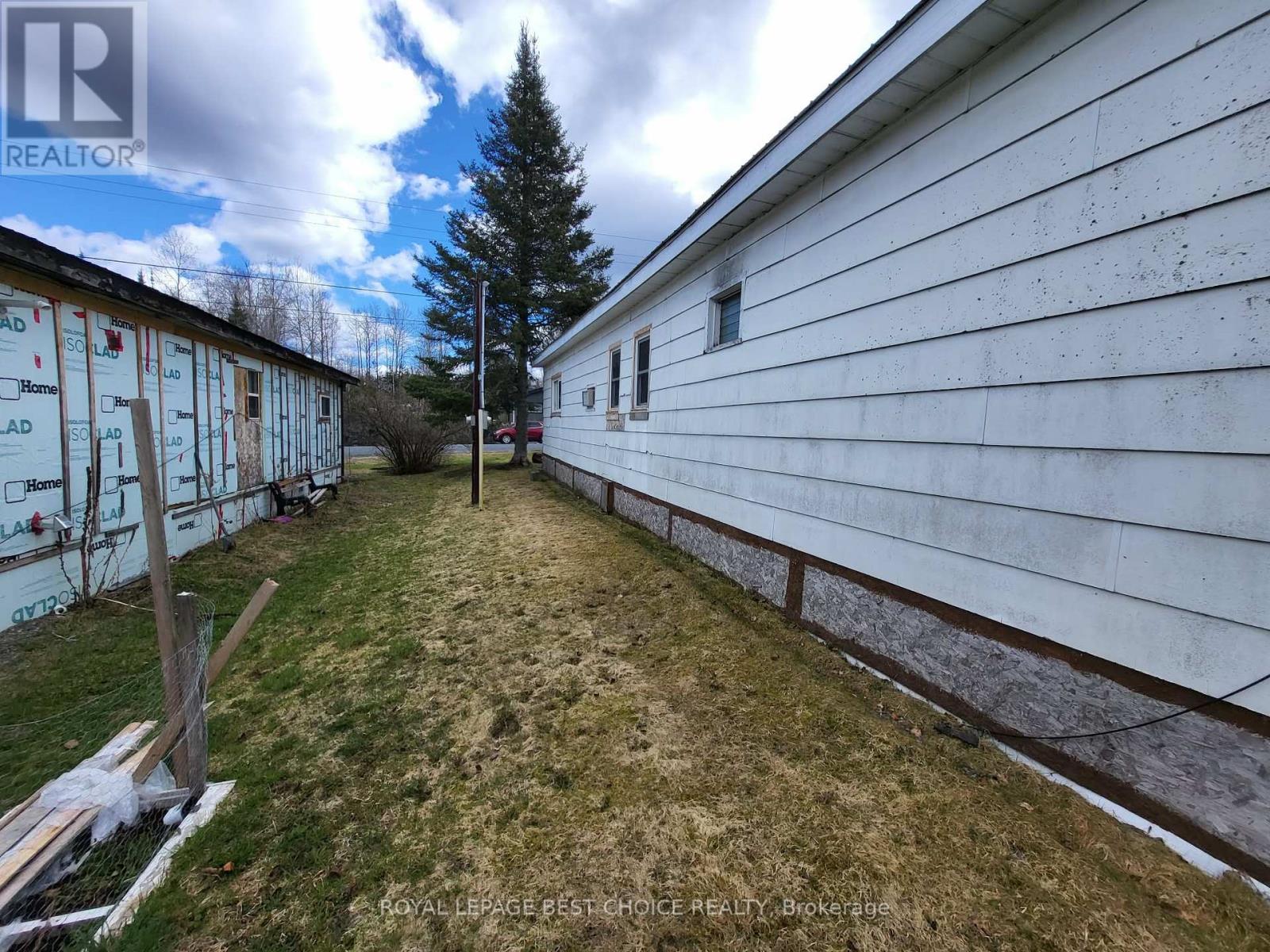 20 Goward Avenue, Temagami, Ontario  P0H 2H0 - Photo 25 - X12930474