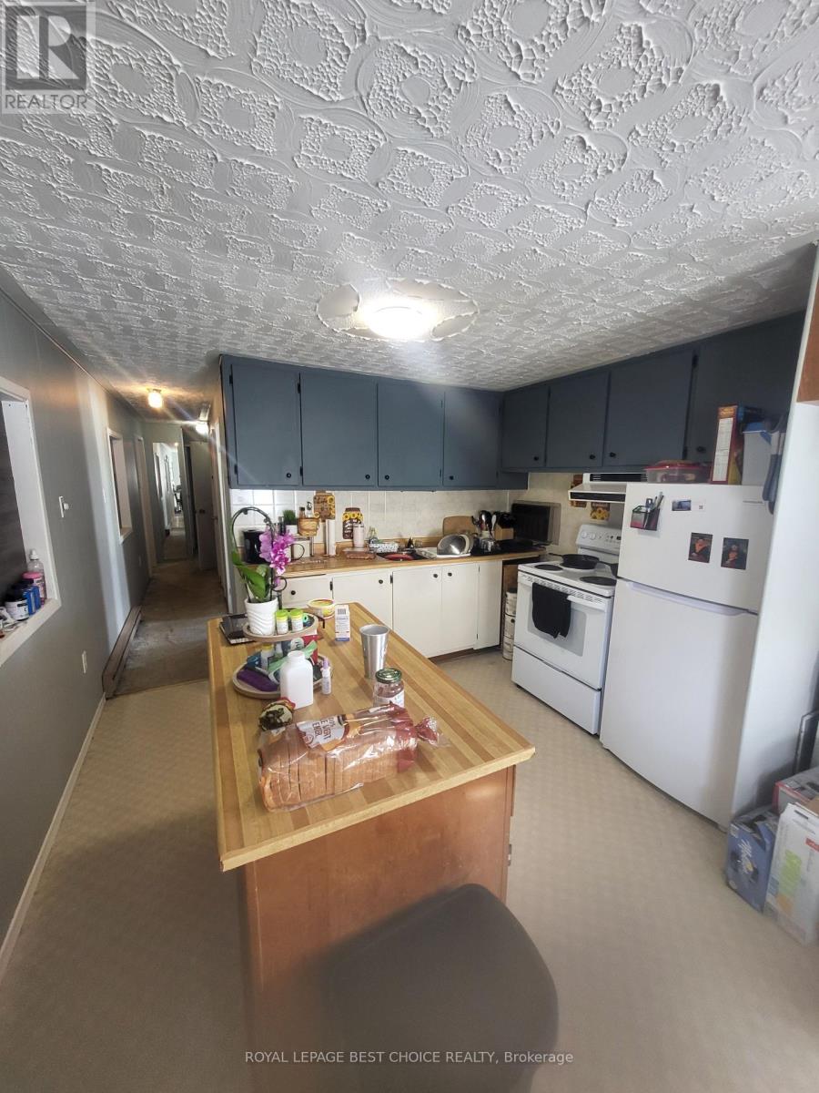 20 Goward Avenue, Temagami, Ontario  P0H 2H0 - Photo 7 - X12930474