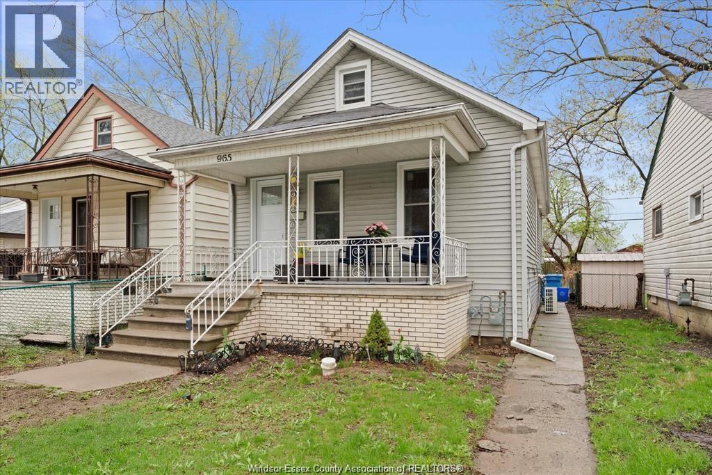 965 Bridge Avenue, Windsor, Ontario  N9B 2M9 - Photo 2 - 26010722