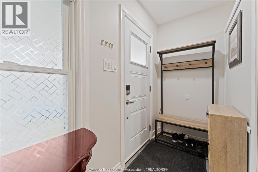 965 Bridge Avenue, Windsor, Ontario  N9B 2M9 - Photo 4 - 26010722