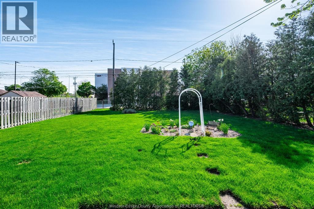 3024 Parkwood, Windsor, Ontario  N8W 2K4 - Photo 26 - 26010494