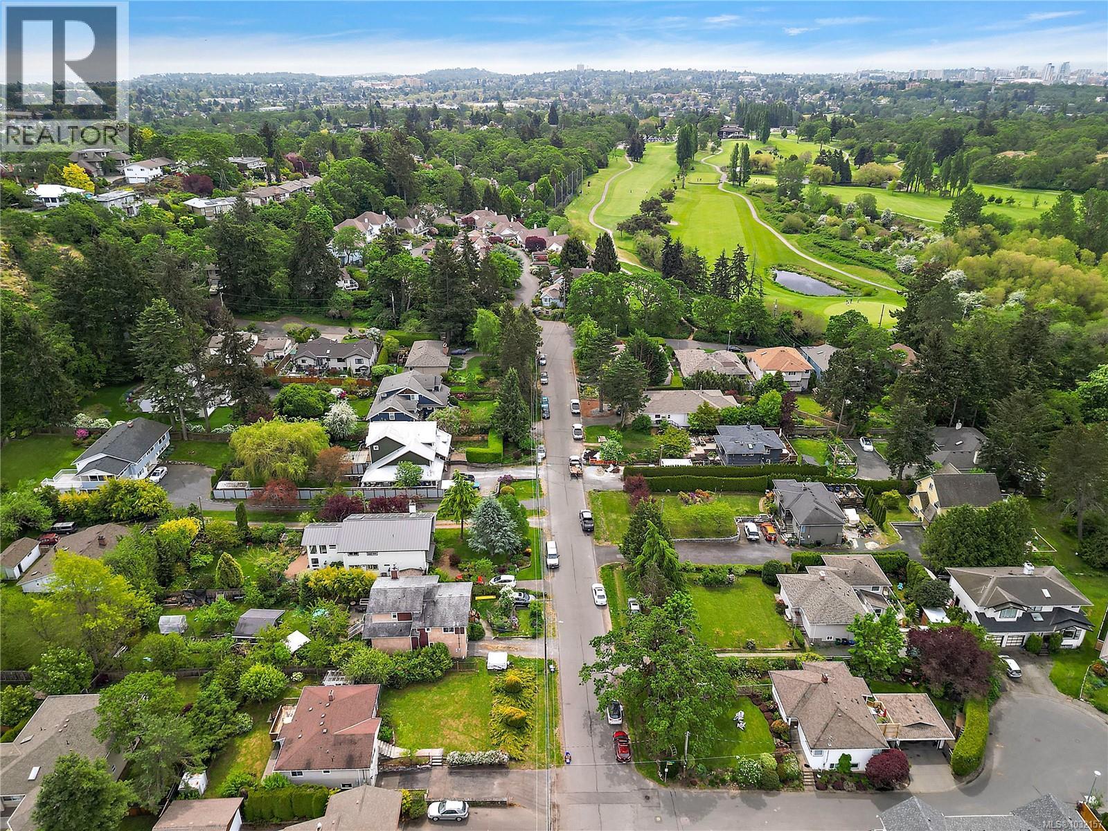3811 Epsom Dr, Saanich, British Columbia  V8P 3S8 - Photo 24 - 1032157