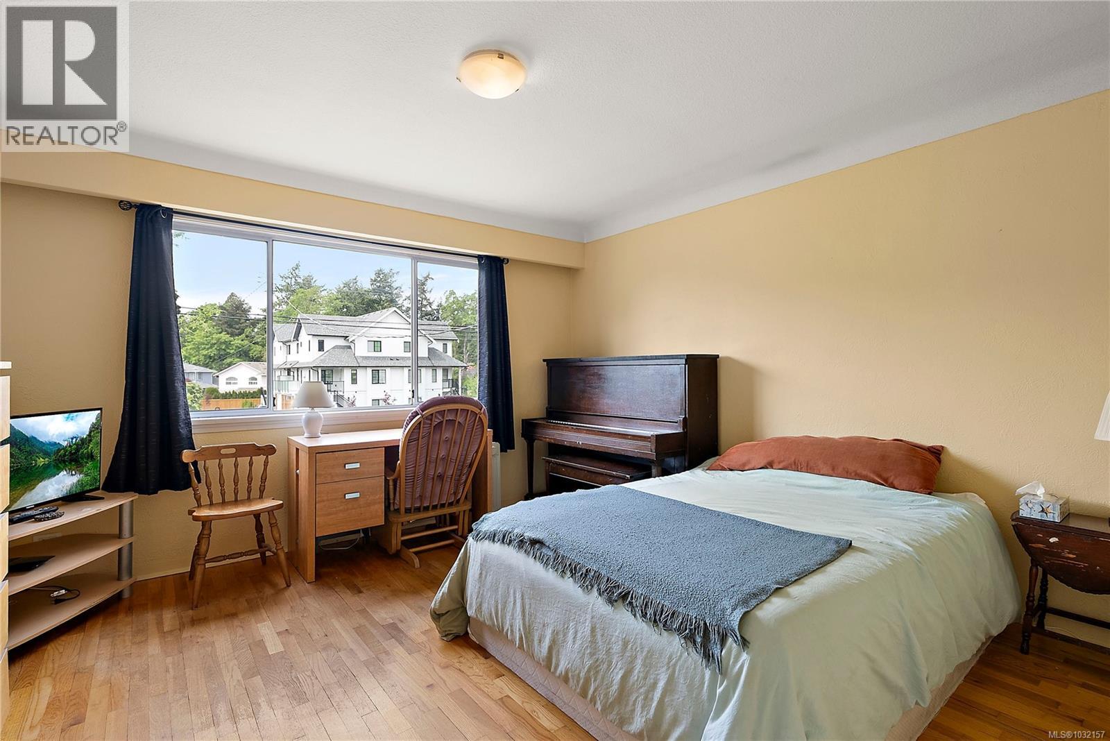 3811 Epsom Dr, Saanich, British Columbia  V8P 3S8 - Photo 8 - 1032157