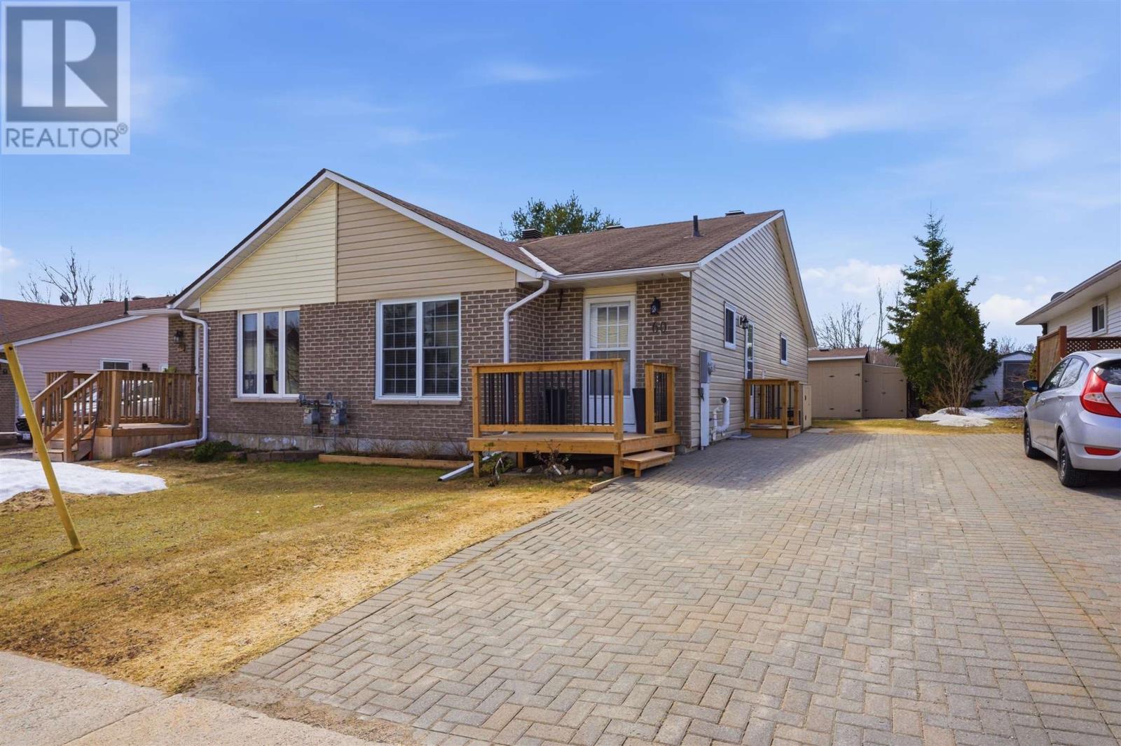 60 Farrell CRES, Elliot Lake, Ontario