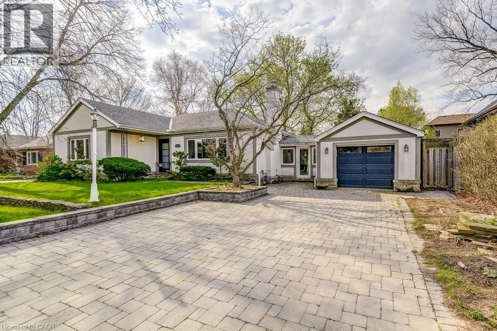 34 OAKLEY Court, Ancaster, Ontario