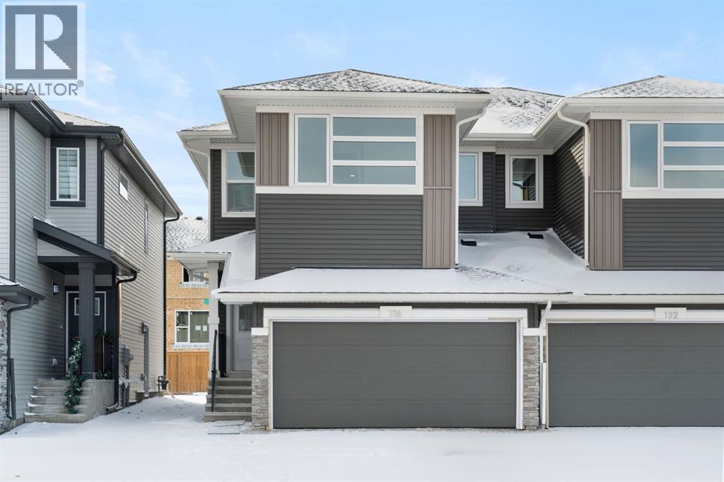 136 Southbow Village Way, Cochrane, Alberta  T4C 3J9 - Photo 2 - A2292762