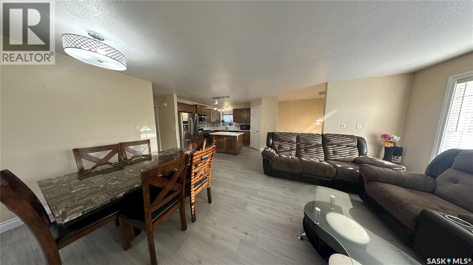 415 Coad Manor, Saskatoon, Saskatchewan  S7R 0C6 - Photo 2 - SK035451