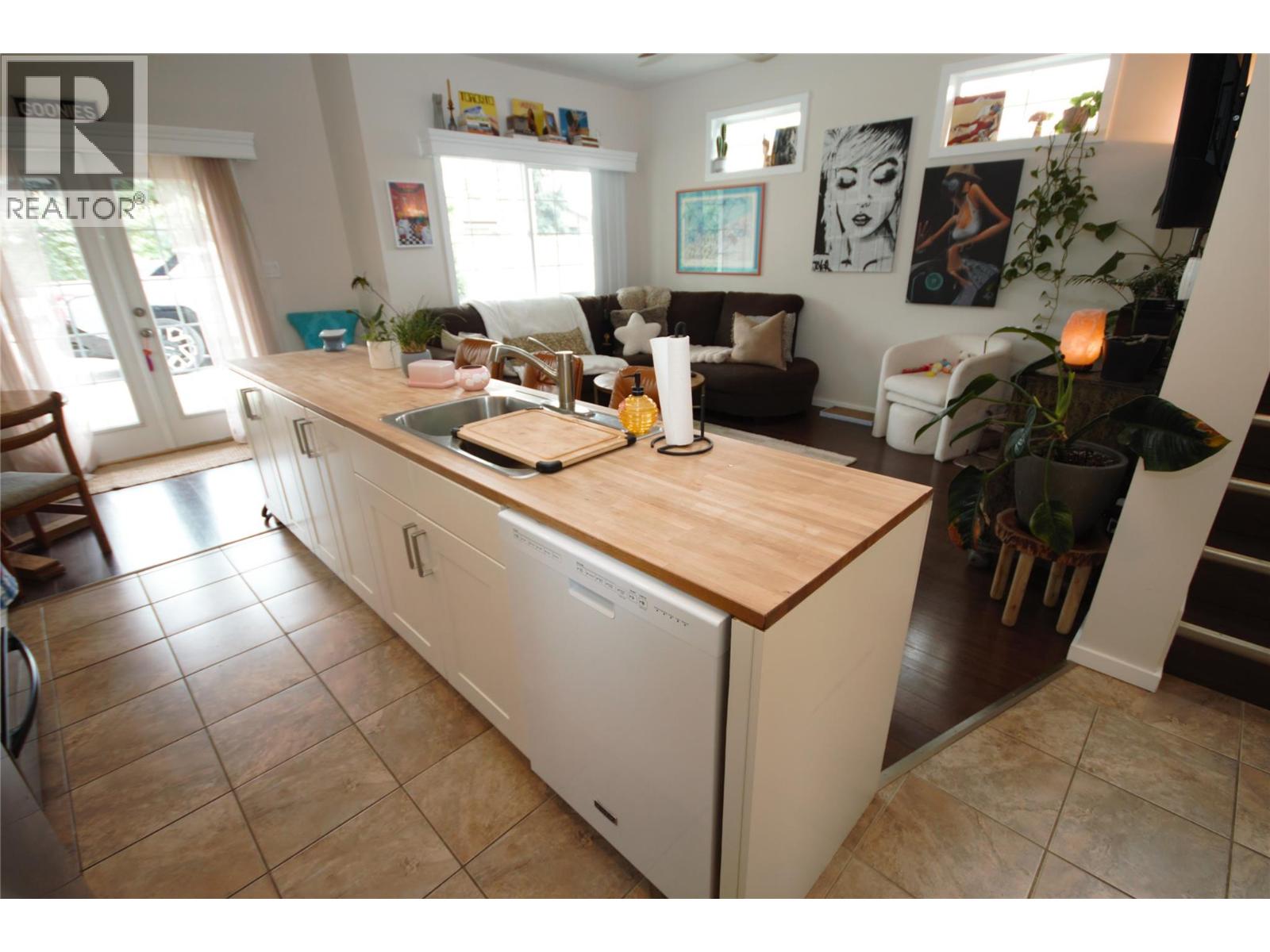 6466 Park Drive, Oliver, British Columbia  V0H 1T3 - Photo 6 - 10386493