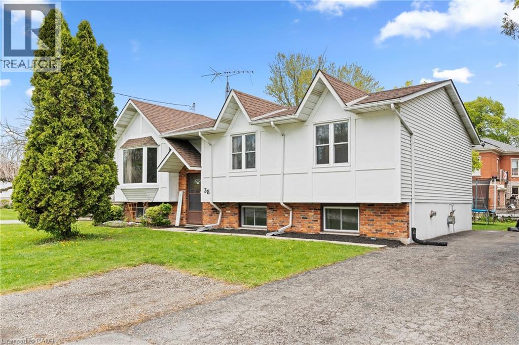 38 Jane Street, Hagersville, Ontario  N0A 1H0 - Photo 4 - 40828419