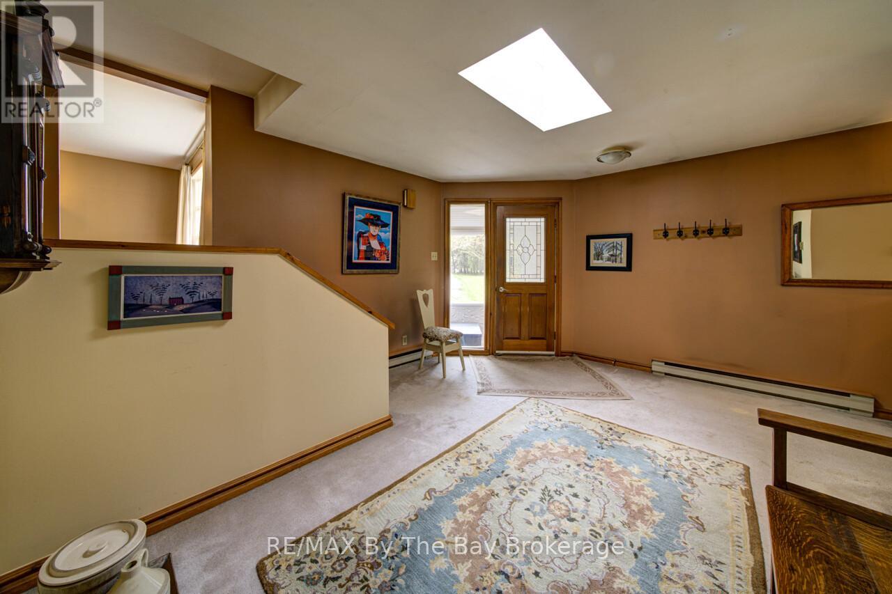 8308 County Road 9, Clearview (Creemore), Ontario  L0M 1G0 - Photo 10 - S13111156