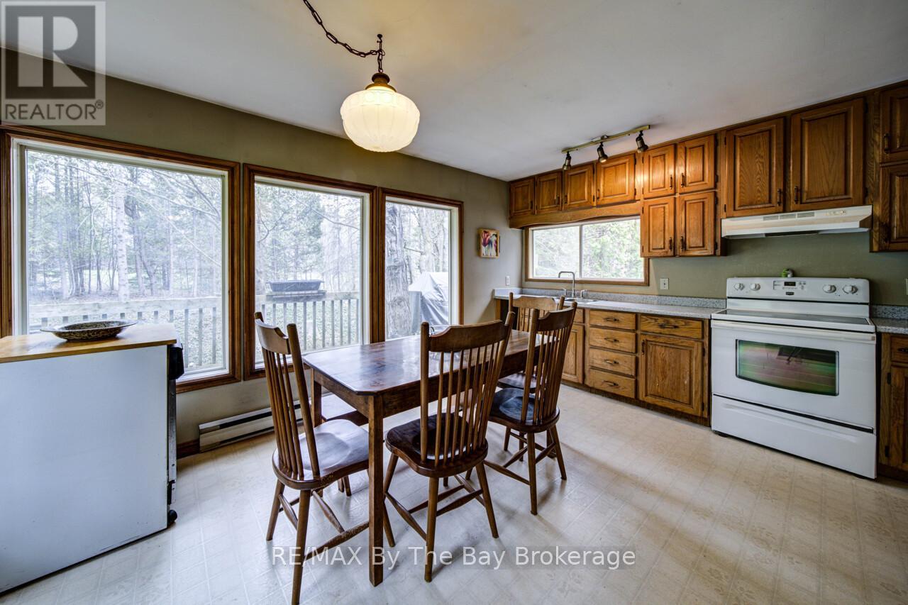 8308 County Road 9, Clearview (Creemore), Ontario  L0M 1G0 - Photo 16 - S13111156