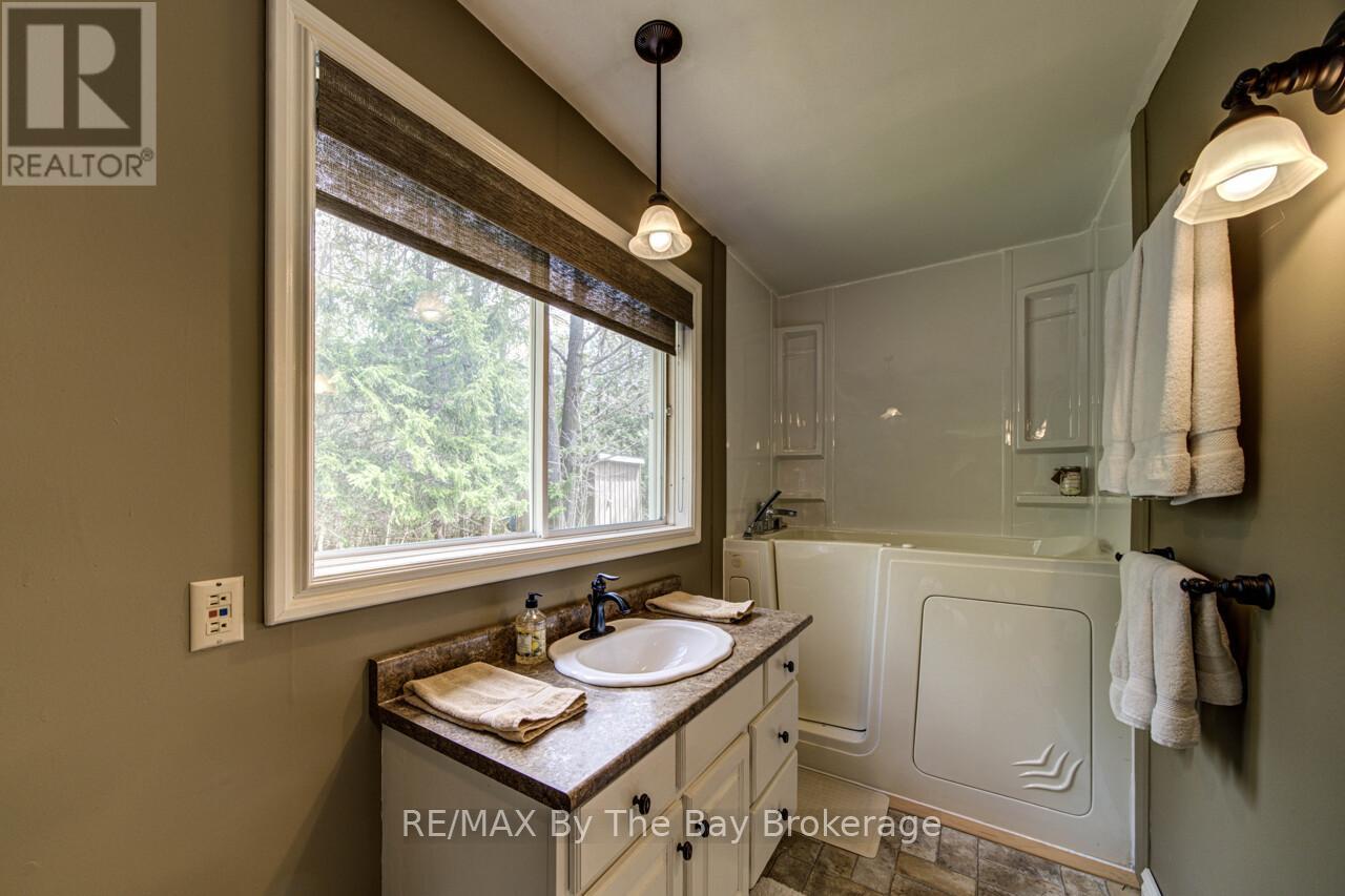 8308 County Road 9, Clearview (Creemore), Ontario  L0M 1G0 - Photo 26 - S13111156