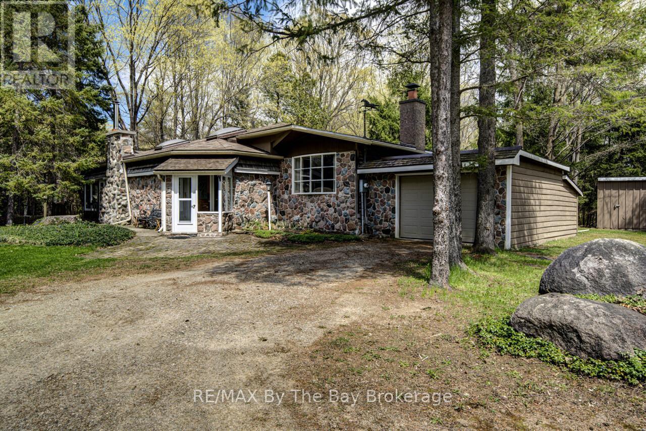 8308 County Road 9, Clearview (Creemore), Ontario  L0M 1G0 - Photo 46 - S13111156