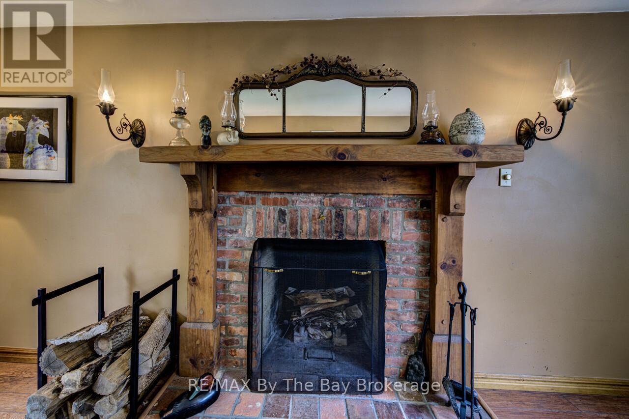 8308 County Road 9, Clearview (Creemore), Ontario  L0M 1G0 - Photo 8 - S13111156