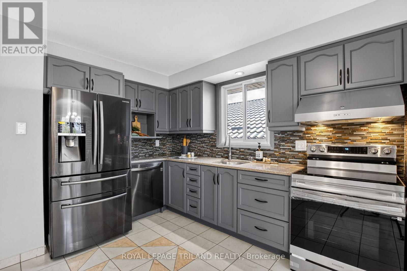 58 Beechmount Crescent, London South, Ontario  N6E 2J4 - Photo 15 - X13111244