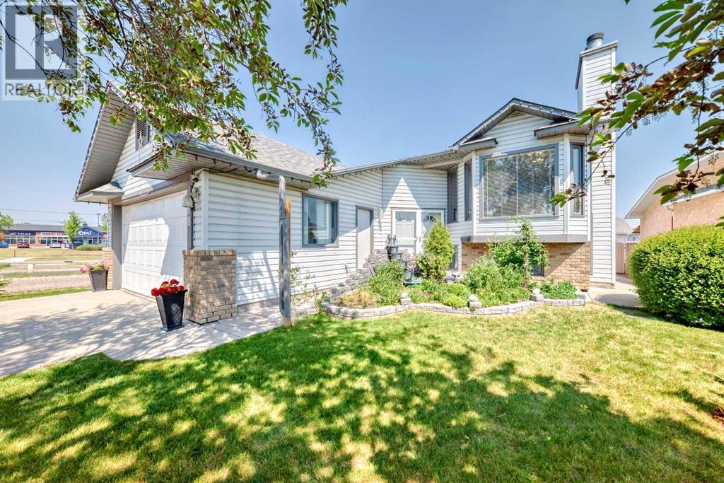 68 Harvest Oak Way Ne, Calgary, Alberta  T3K 3Y2 - Photo 1 - A2309949