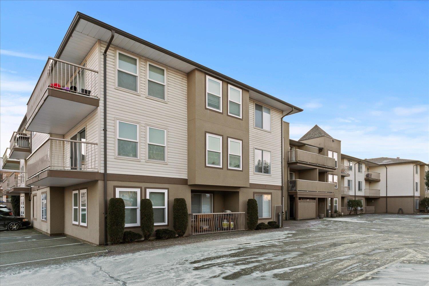 208 45702 Watson Road, Garrison Crossing, Chilliwack, British Columbia  V2R 3E6 - Photo 1 - R3121820