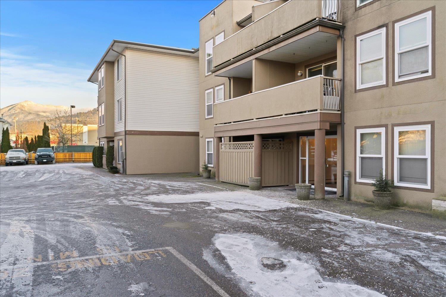 208 45702 Watson Road, Garrison Crossing, Chilliwack, British Columbia  V2R 3E6 - Photo 2 - R3121820
