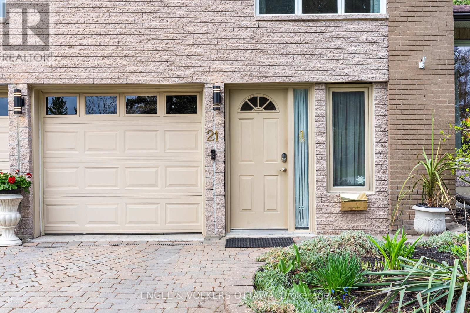 21 Tiffany Crescent, Ottawa, Ontario  K2K 1W3 - Photo 3 - X13110948