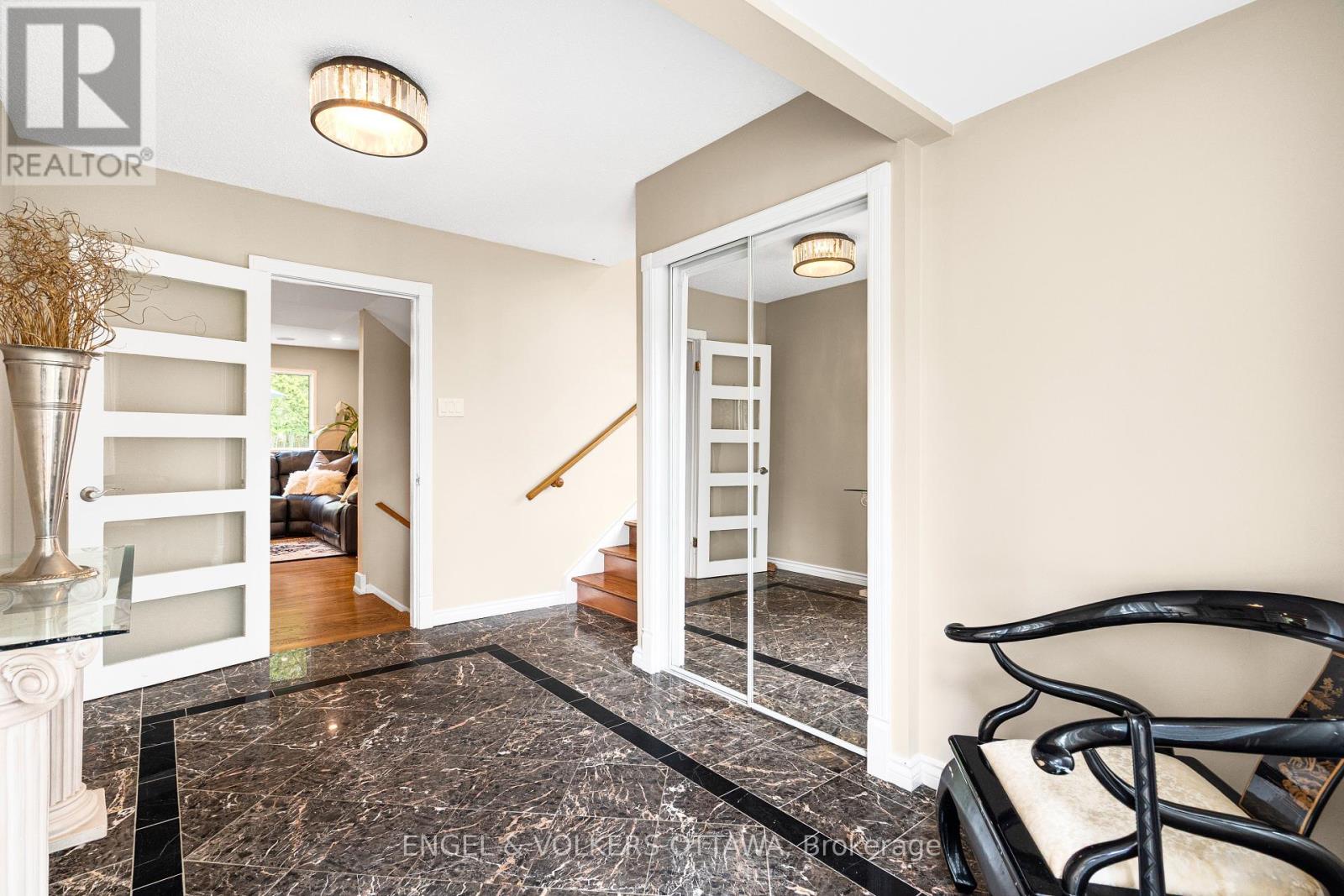 21 Tiffany Crescent, Ottawa, Ontario  K2K 1W3 - Photo 4 - X13110948