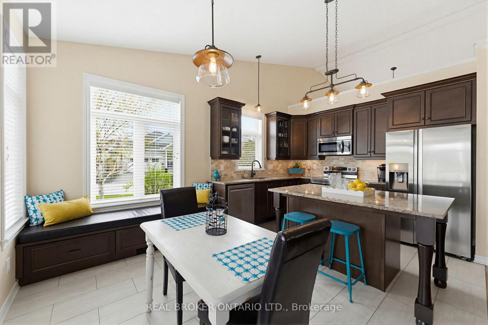341 Bobolink Ridge, Ottawa, Ontario  K2V 0B9 - Photo 8 - X13111210