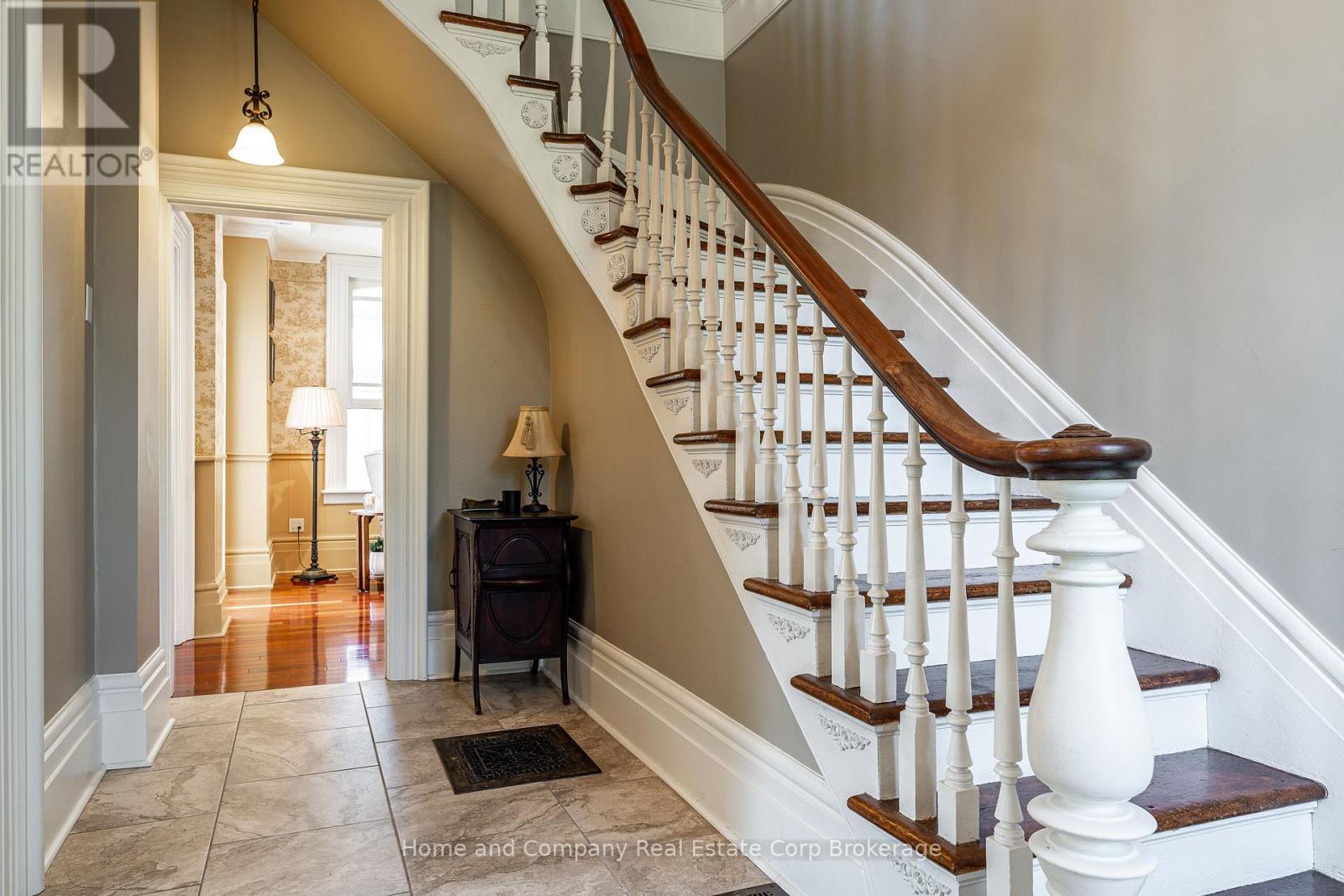 60 Shrewsbury Street, Stratford, Ontario  N5A 2V6 - Photo 3 - X13111064