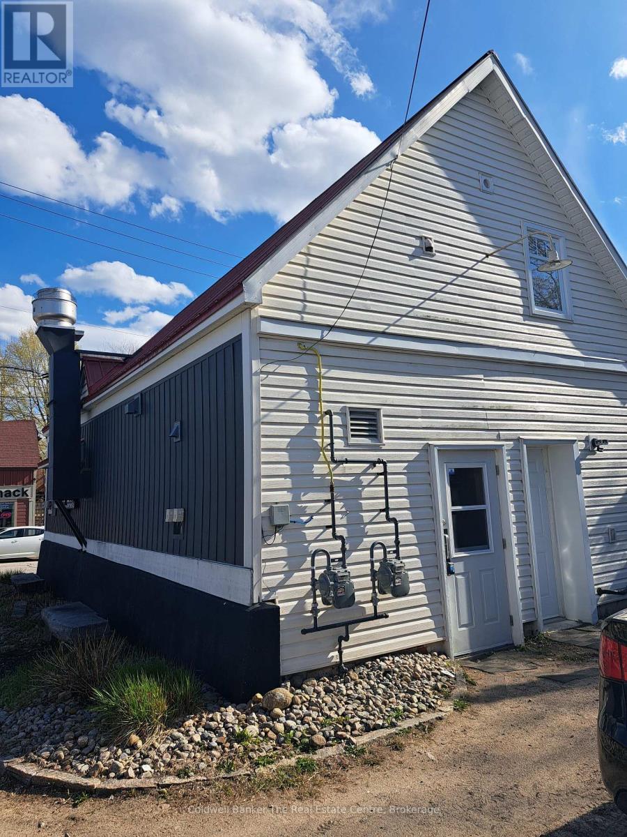 150 Hotchkiss Street, Gravenhurst, Ontario P1P 1H6 - Photo 3 - X13111212