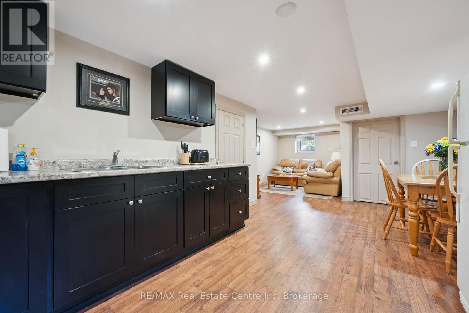 8 Harcourt Drive, Guelph, Ontario  N1G 1J6 - Photo 25 - X13111234