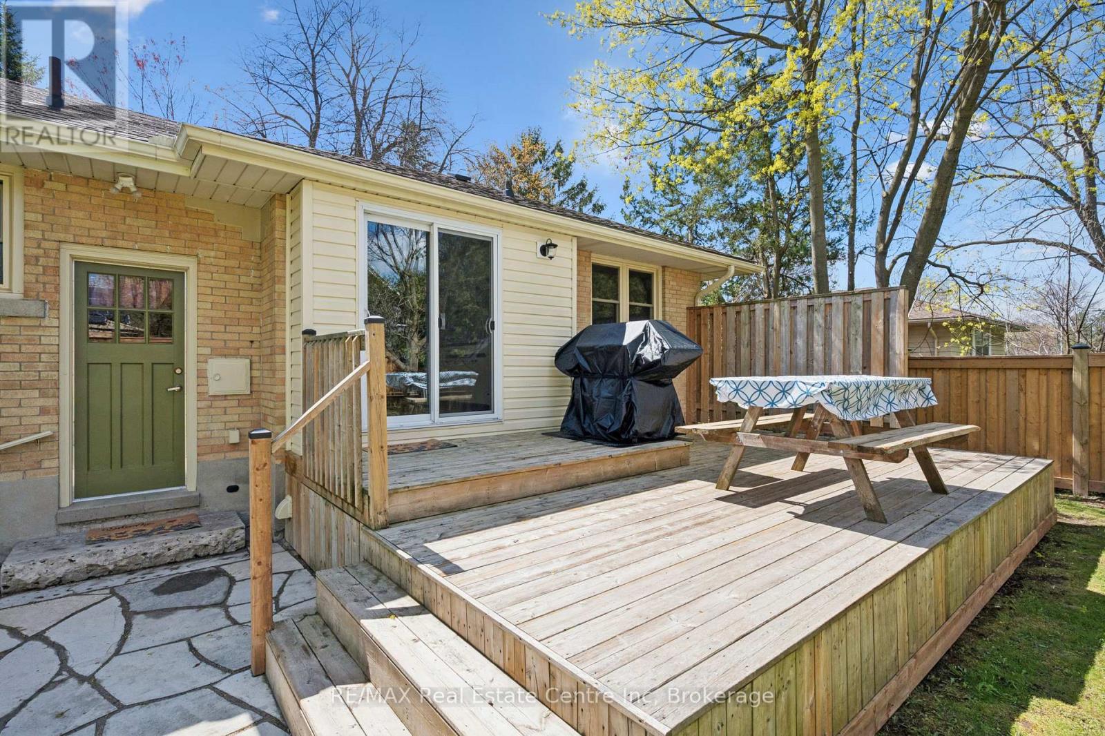 8 Harcourt Drive, Guelph, Ontario  N1G 1J6 - Photo 44 - X13111234