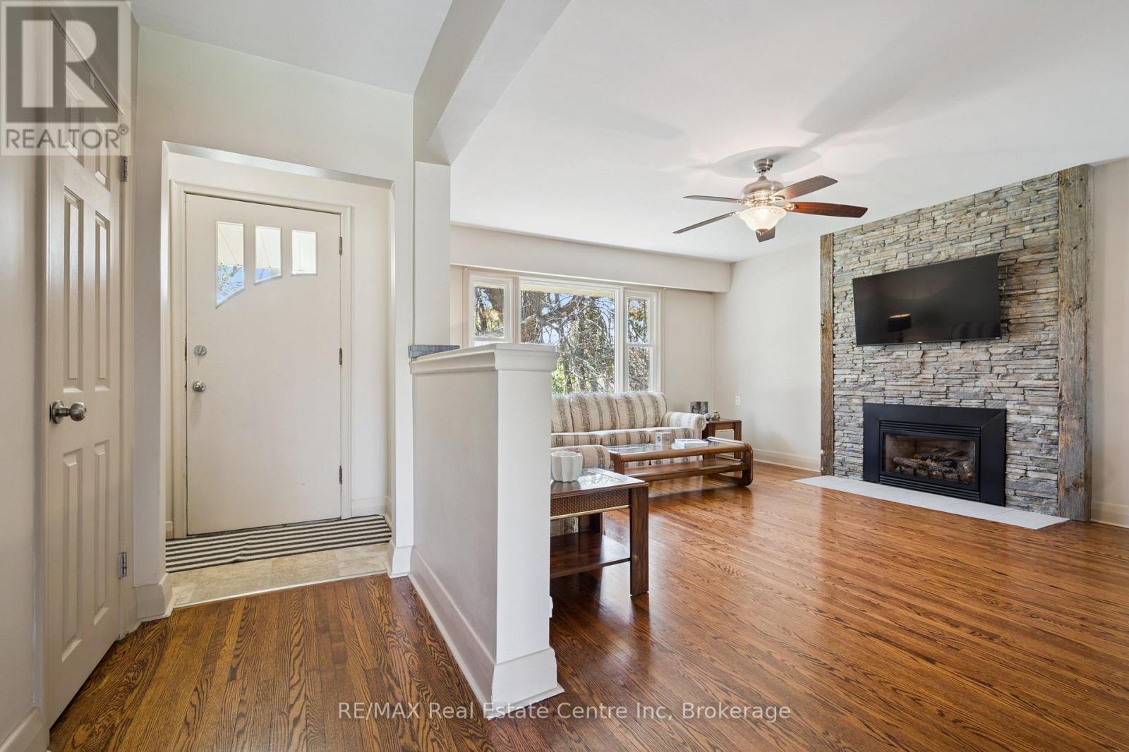 8 Harcourt Drive, Guelph, Ontario  N1G 1J6 - Photo 8 - X13111234