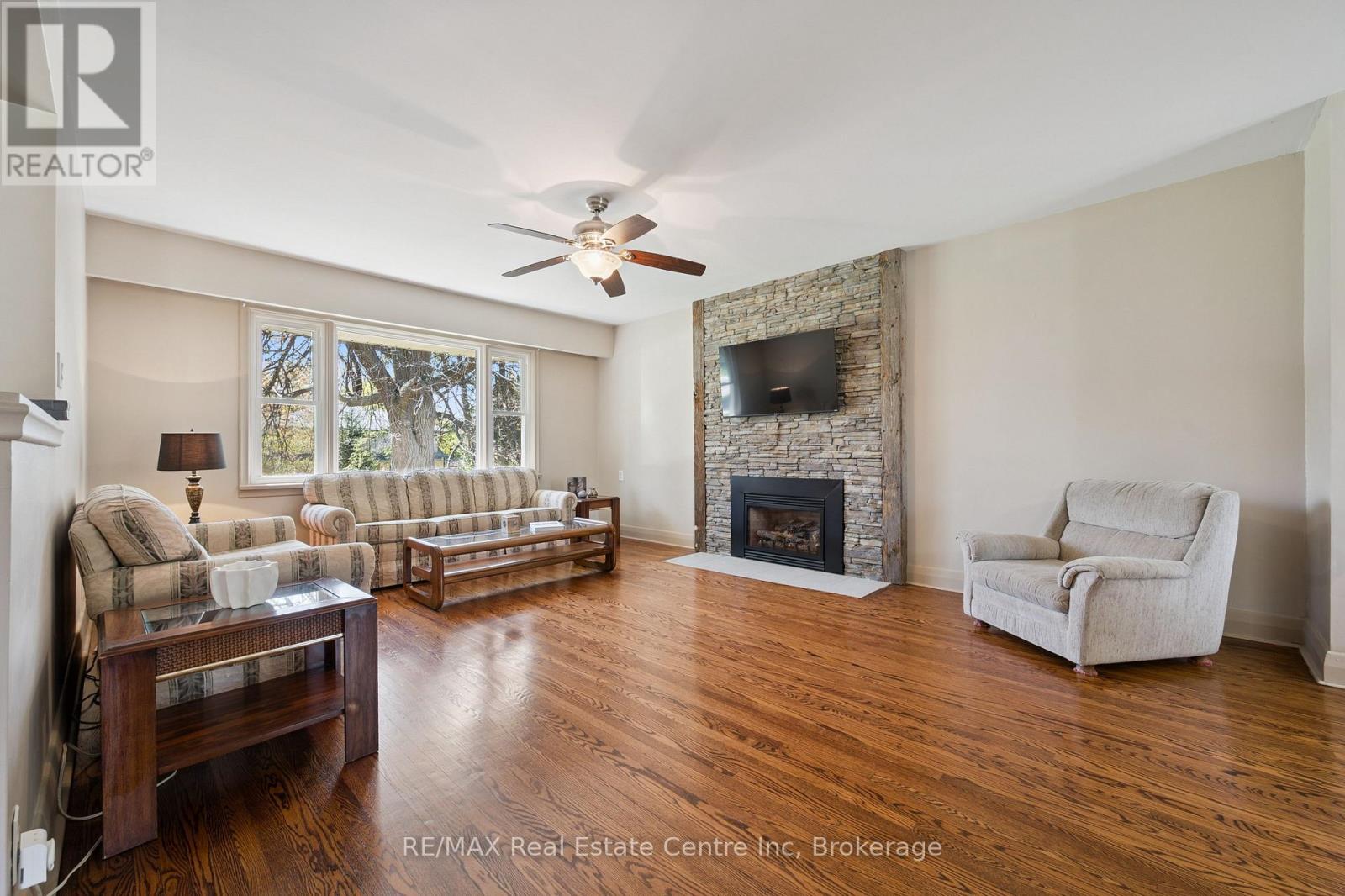 8 Harcourt Drive, Guelph, Ontario  N1G 1J6 - Photo 9 - X13111234