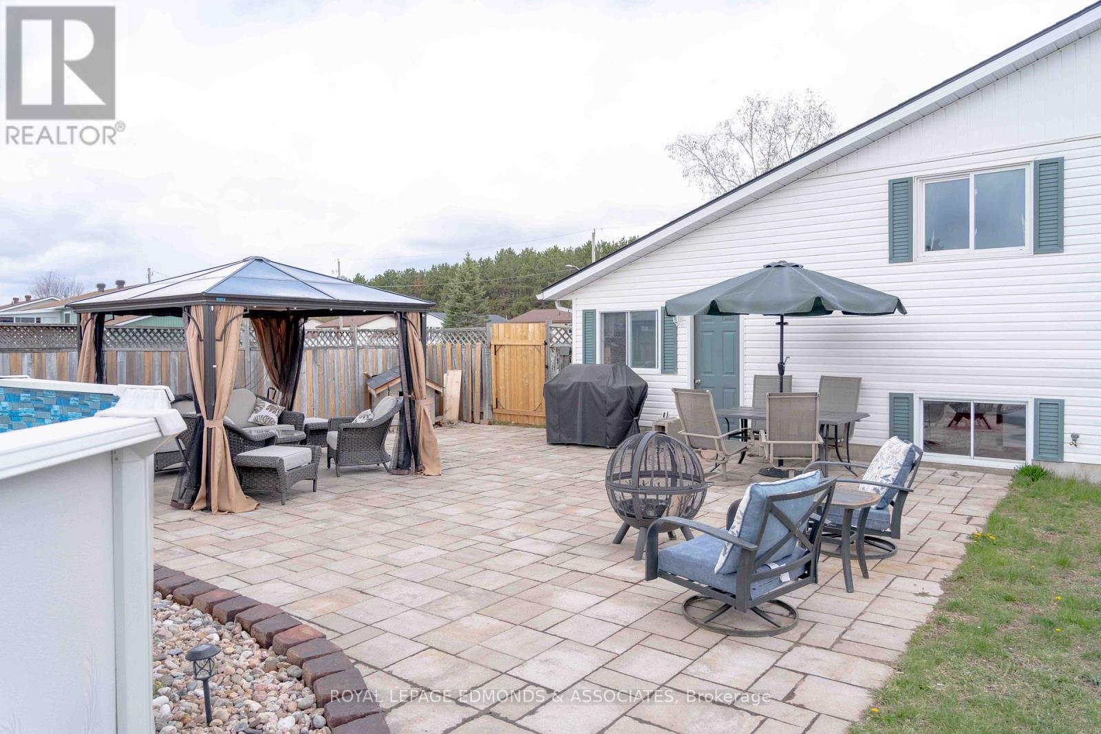 9 Dutch Drive, Petawawa, Ontario  K8H 3M2 - Photo 40 - X13111178