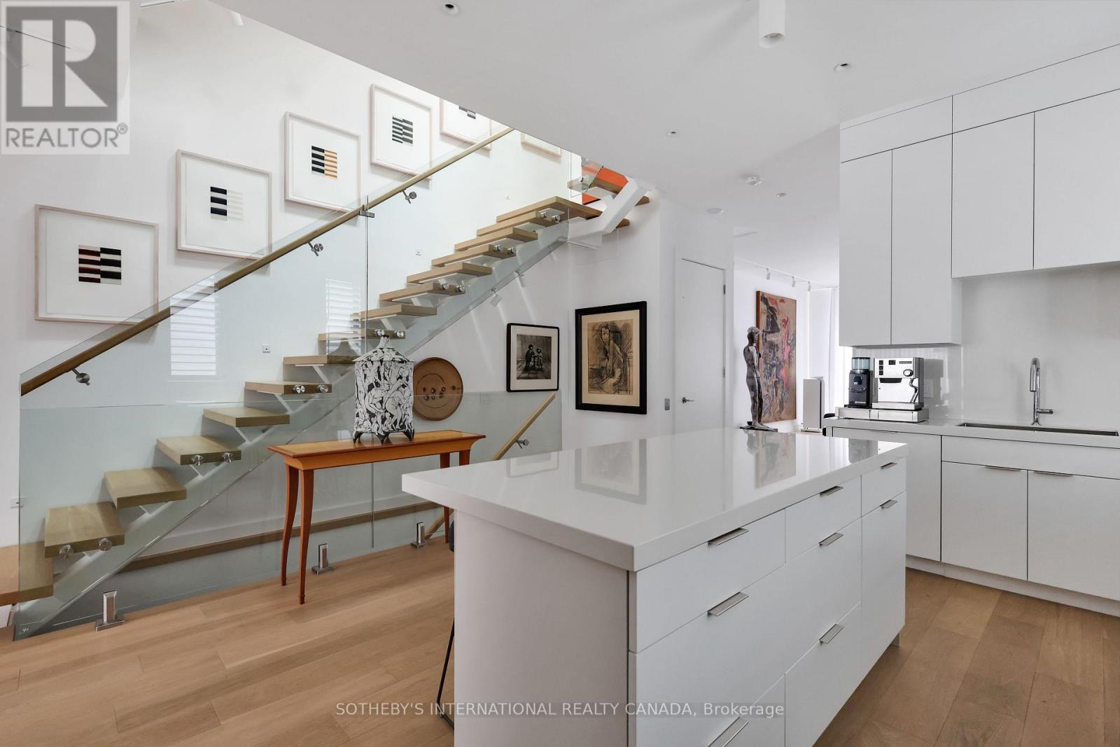 323 St Clair Avenue E, Toronto, Ontario  M4T 1P3 - Photo 15 - C13111062