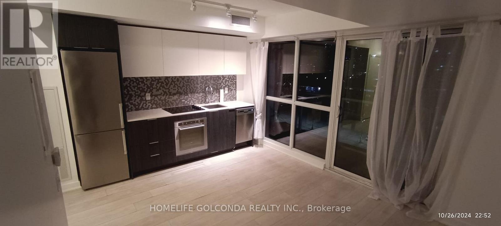 809 - 2 Sonic Way, Toronto, Ontario  M3C 0P2 - Photo 3 - C13111068