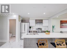 122 ORMOND DRIVE, Oshawa, Ontario