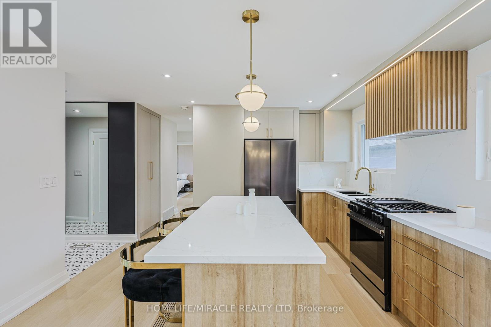158 Cass Avenue, Toronto, Ontario  M1T 2B7 - Photo 10 - E13110878