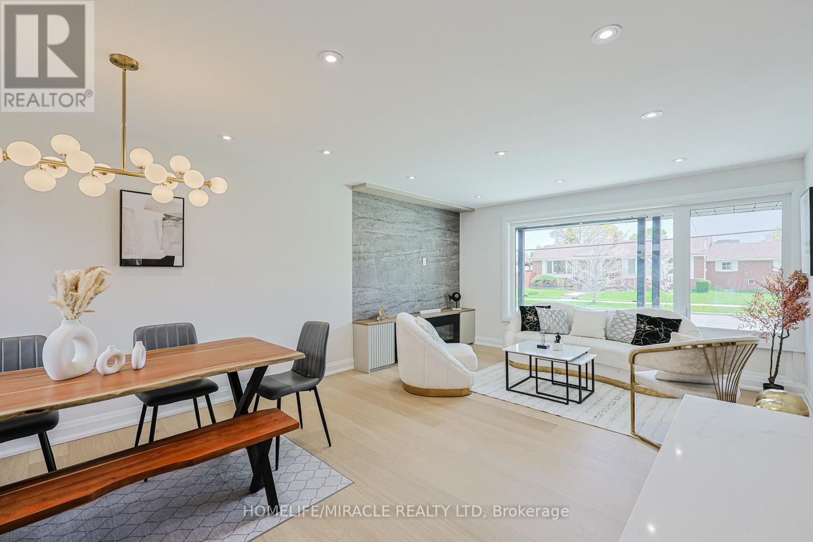 158 Cass Avenue, Toronto, Ontario  M1T 2B7 - Photo 11 - E13110878