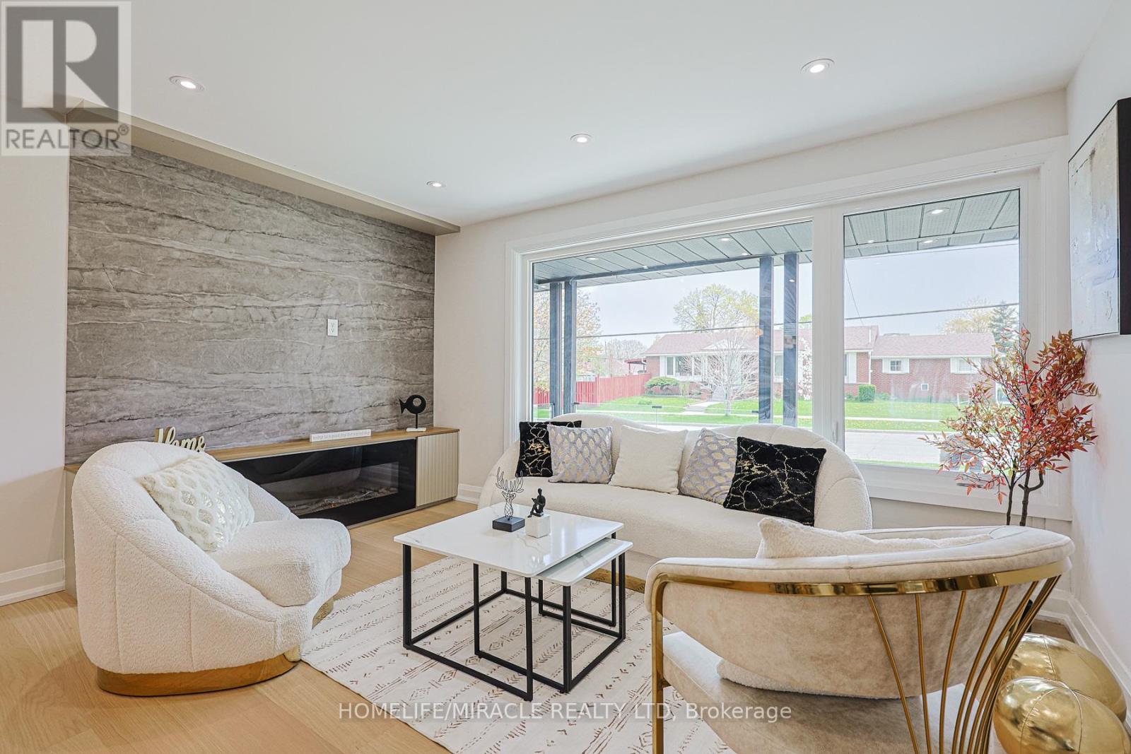 158 Cass Avenue, Toronto, Ontario  M1T 2B7 - Photo 12 - E13110878