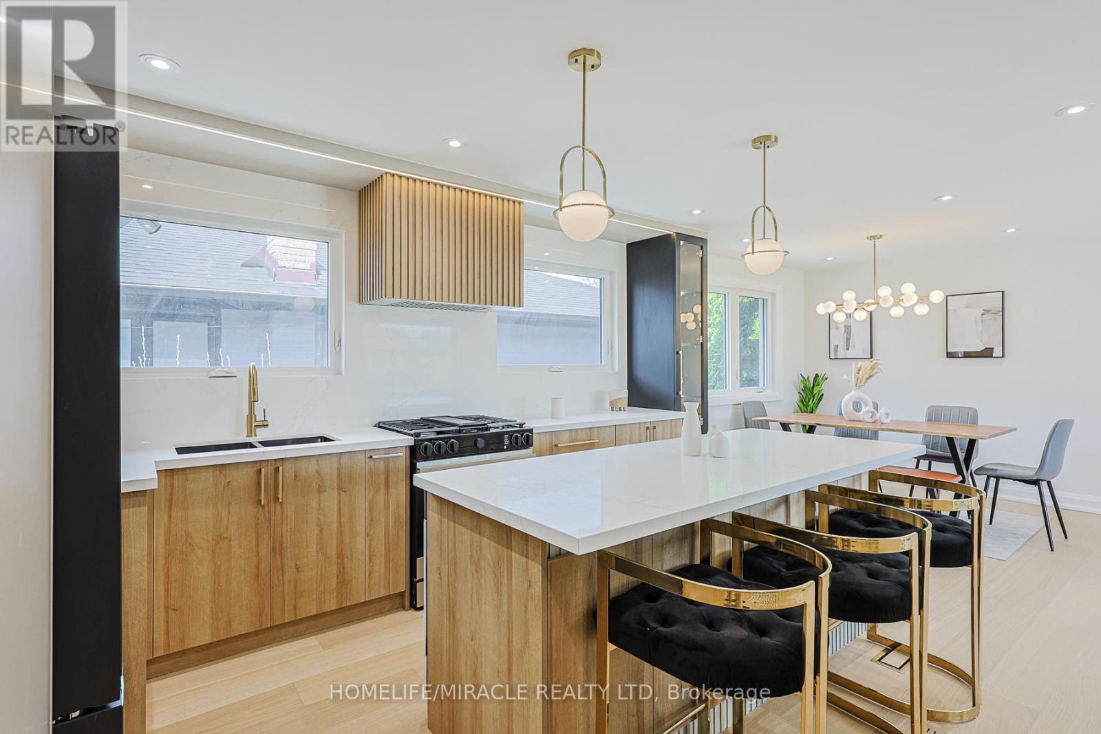 158 Cass Avenue, Toronto, Ontario  M1T 2B7 - Photo 7 - E13110878