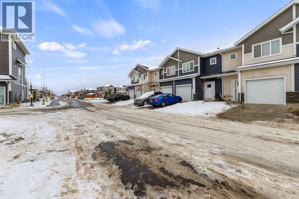 137, 137 Red Embers Link NE, Calgary, Alberta  T3N 2G4 - Photo 3 - A2273793