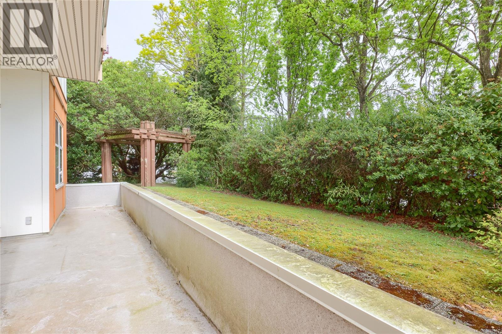 207 1550 Church Ave, Saanich, British Columbia  V8P 2H1 - Photo 11 - 1032997