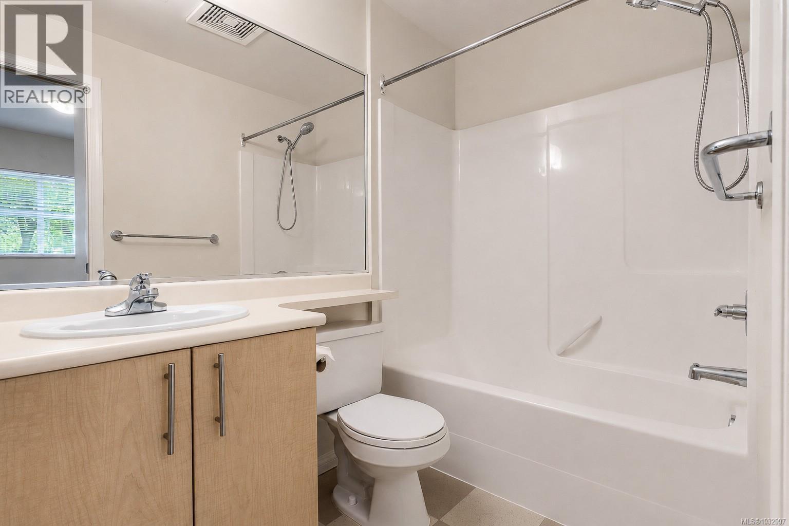 207 1550 Church Ave, Saanich, British Columbia  V8P 2H1 - Photo 18 - 1032997
